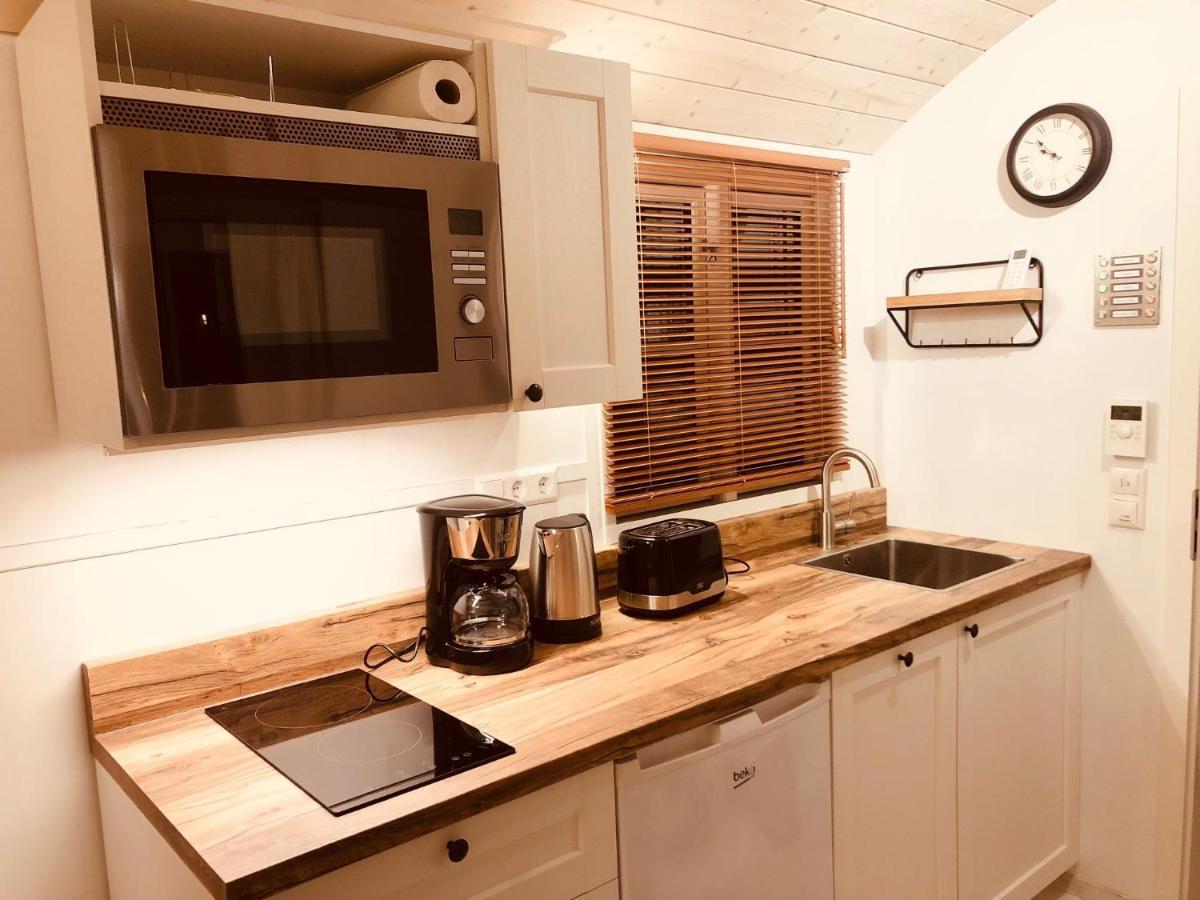 Zirkuswagen Mit Outdoor Whirlpool Und Garten Petershagen-Eggersdorf Екстер'єр фото