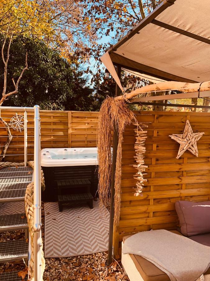 Zirkuswagen Mit Outdoor Whirlpool Und Garten Petershagen-Eggersdorf Екстер'єр фото
